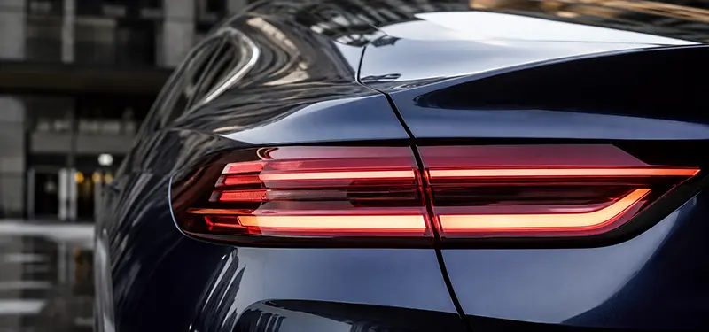 Detail van achterlicht van een moderne auto